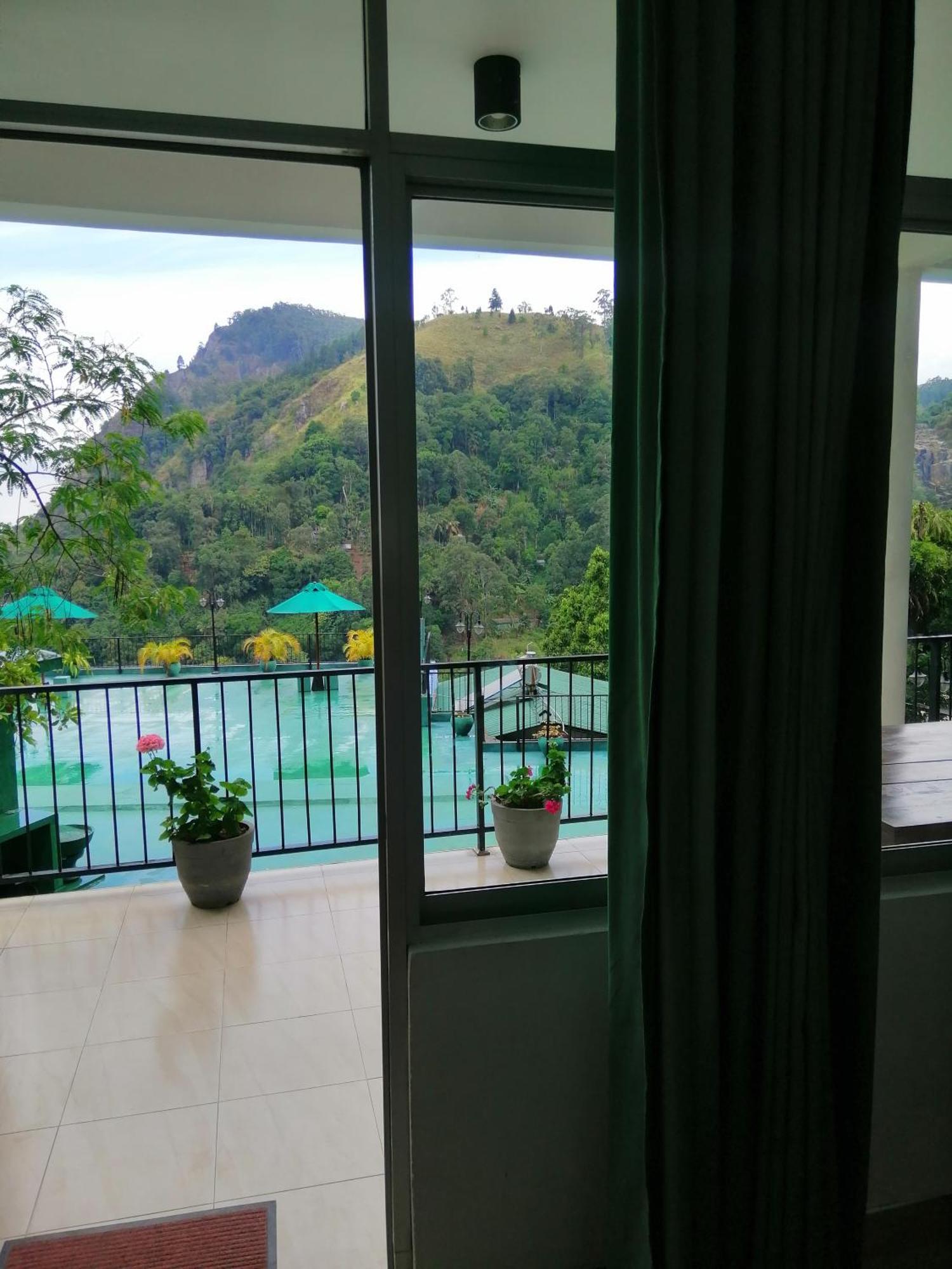Super View * Ella